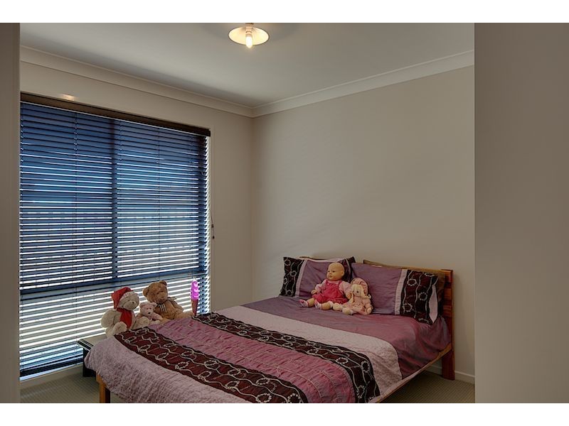 14 Rebecca Cct, Eagleby QLD 4207