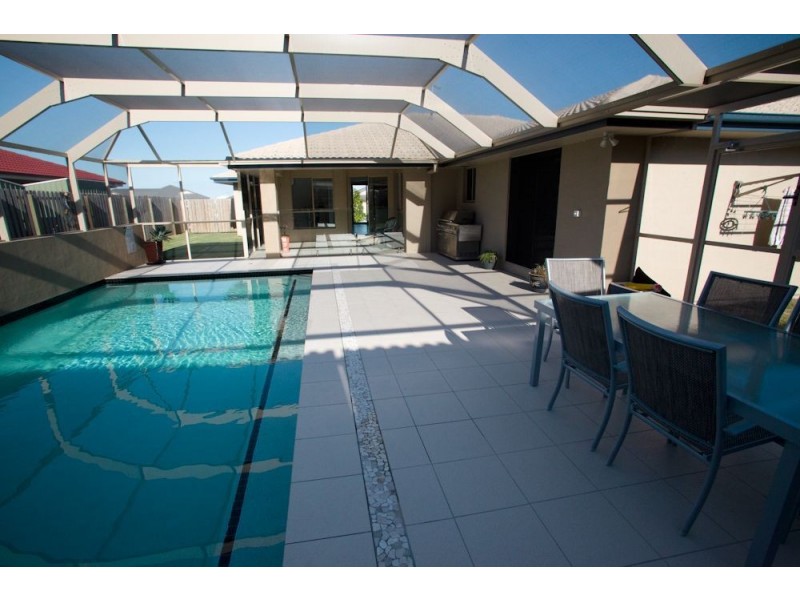 10 Sunridge Cct, Bahrs Scrub QLD 4207