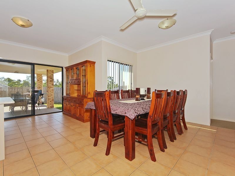 4 Bella Vista Cct, Edens Landing QLD 4207