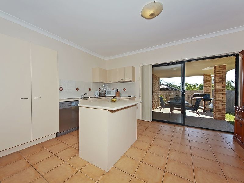 4 Bella Vista Cct, Edens Landing QLD 4207