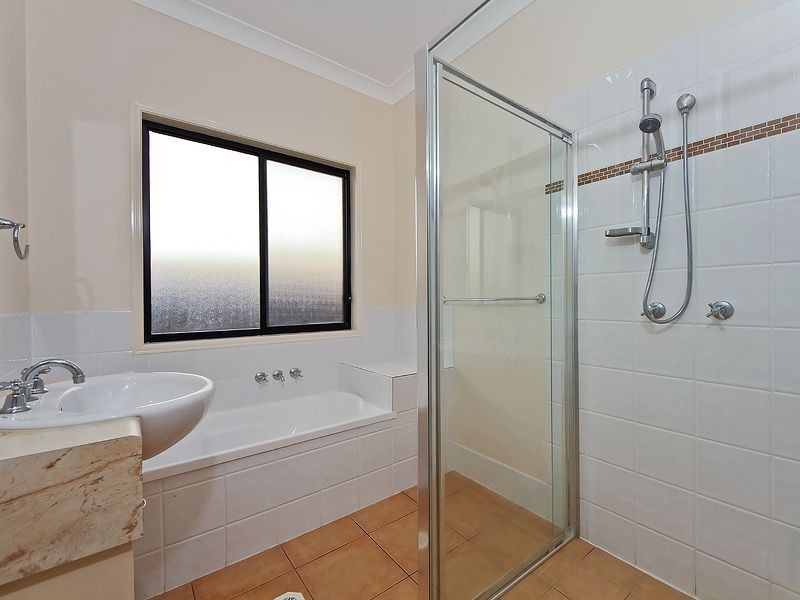 4 Bella Vista Cct, Edens Landing QLD 4207