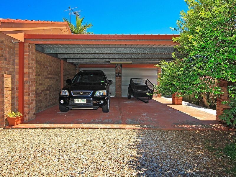 13 Lintrose Ct, Edens Landing QLD 4207