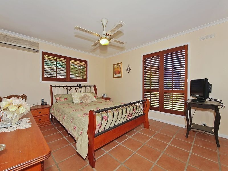 13 Lintrose Ct, Edens Landing QLD 4207