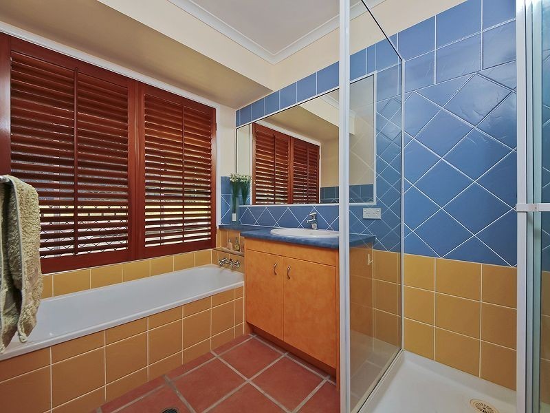13 Lintrose Ct, Edens Landing QLD 4207