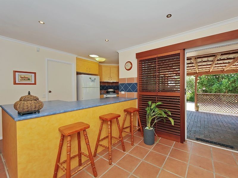 13 Lintrose Ct, Edens Landing QLD 4207