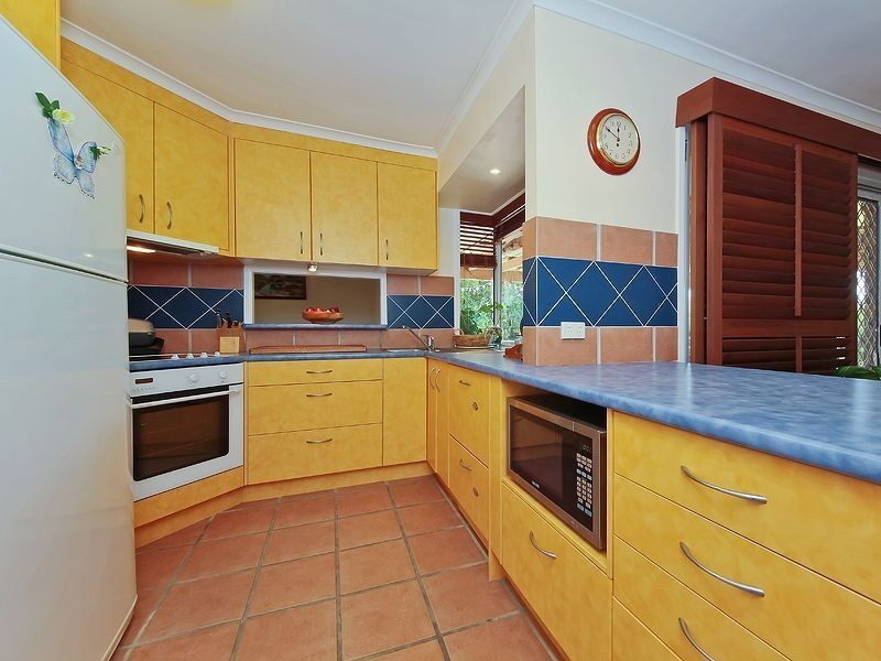 13 Lintrose Ct, Edens Landing QLD 4207