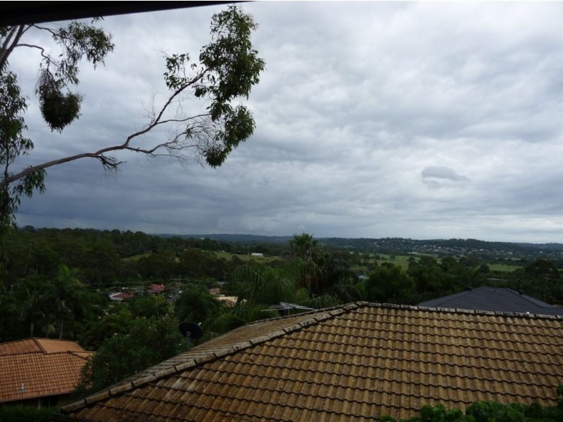 33 Wantana Cr, Edens Landing QLD 4207