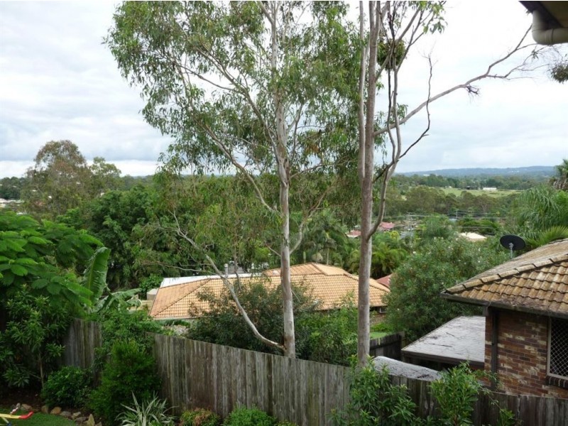 33 Wantana Cr, Edens Landing QLD 4207