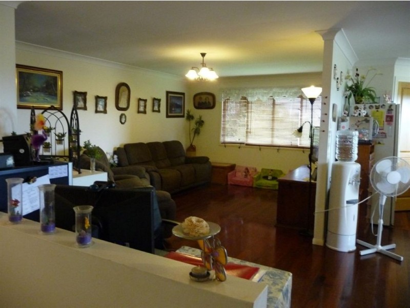 33 Wantana Cr, Edens Landing QLD 4207