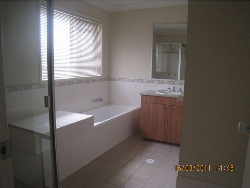 24 Lancelot Cres, Ormeau QLD 4208