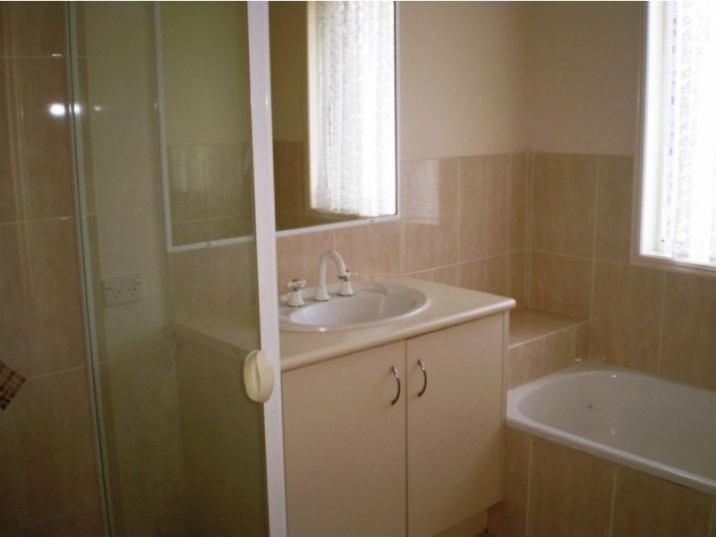 7 Kings Row, Edens Landing QLD 4207