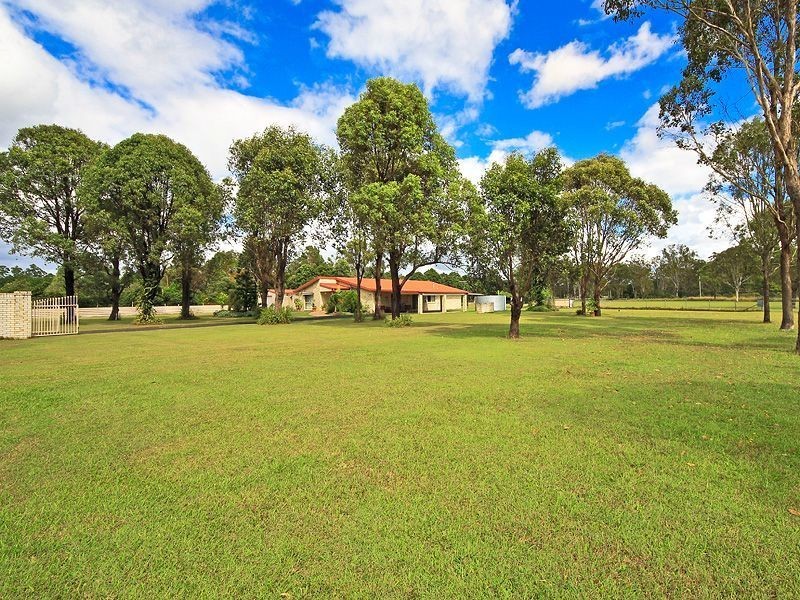 8 Kenny Road, Chambers Flat QLD 4133