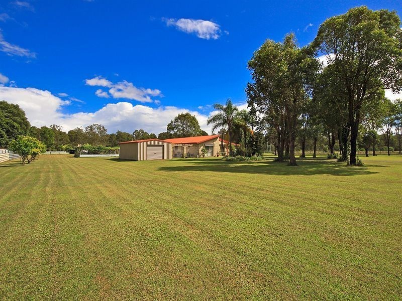 8 Kenny Road, Chambers Flat QLD 4133