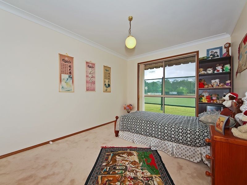 8 Kenny Road, Chambers Flat QLD 4133