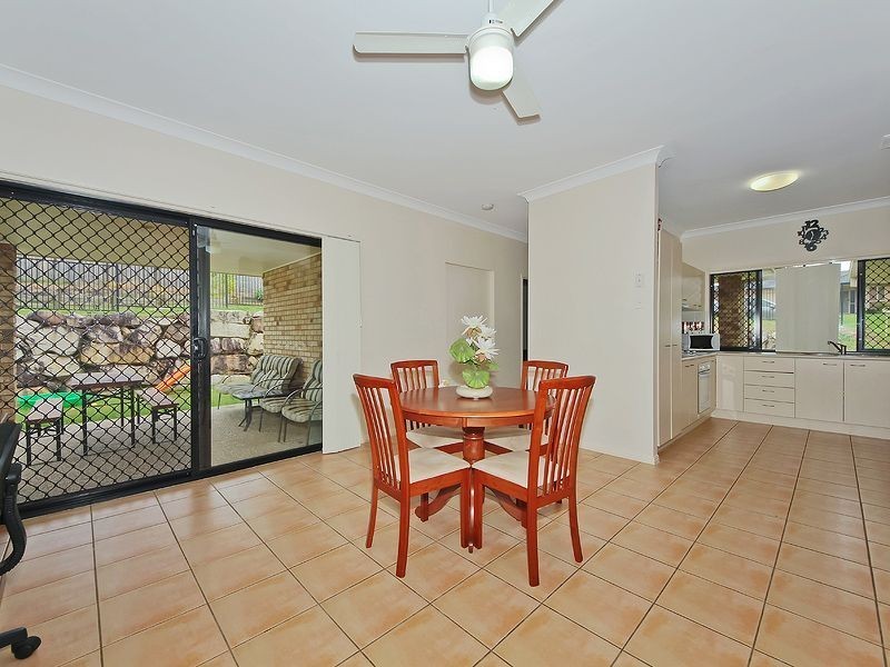 15 Holliday Dr, Edens Landing QLD 4207