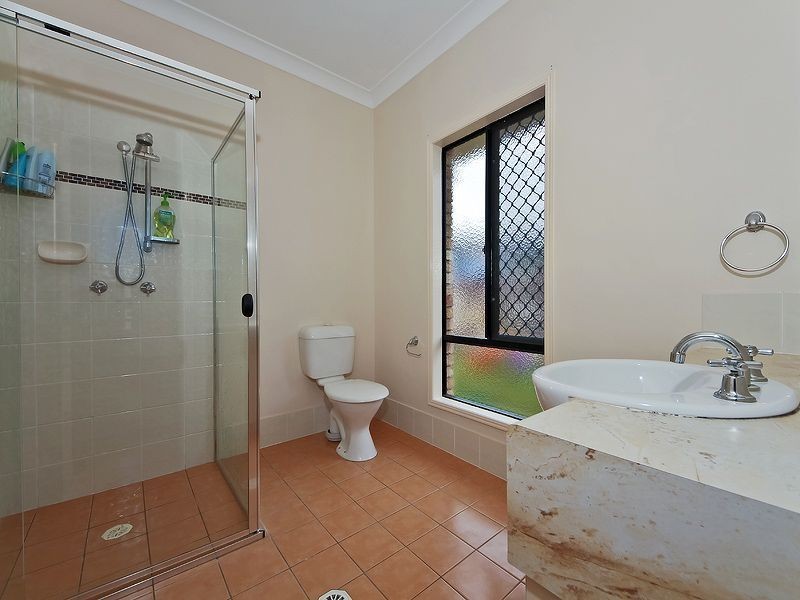 15 Holliday Dr, Edens Landing QLD 4207