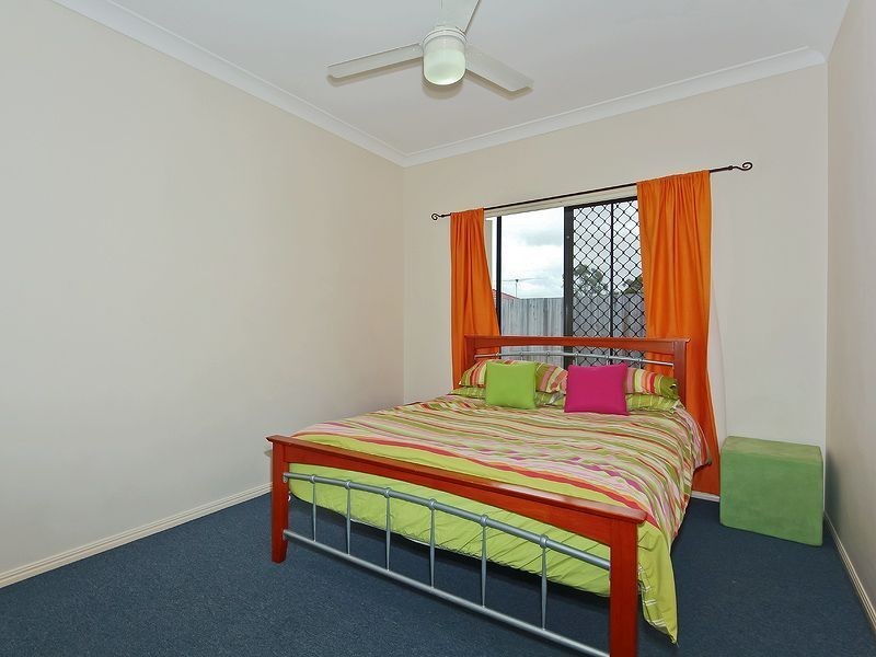 15 Holliday Dr, Edens Landing QLD 4207