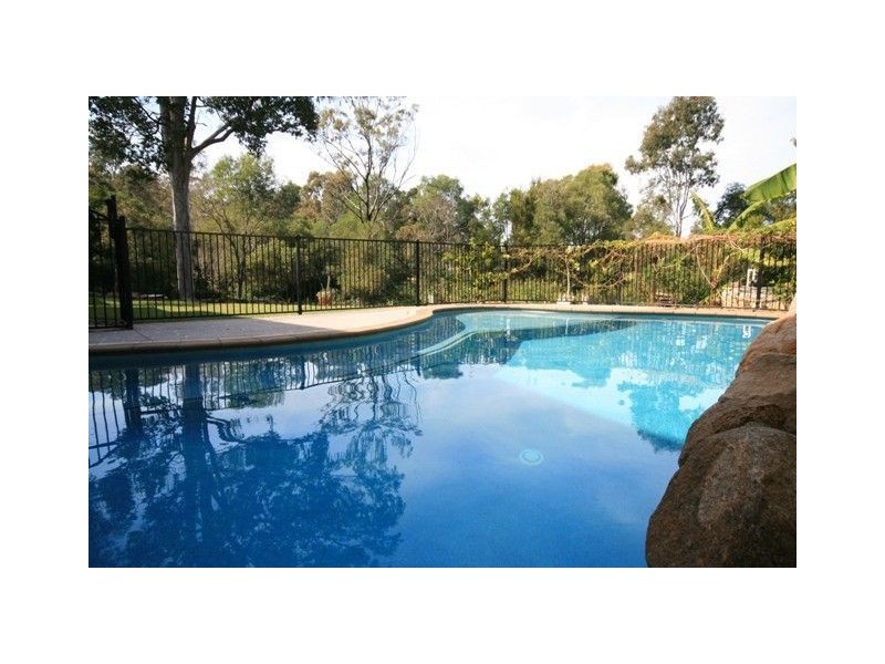 13 Albert Valley Drive, Bahrs Scrub QLD 4207
