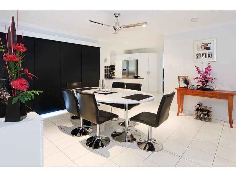 25 Orlando Dr, Holmview QLD 4207