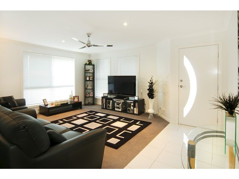 25 Orlando Dr, Holmview QLD 4207