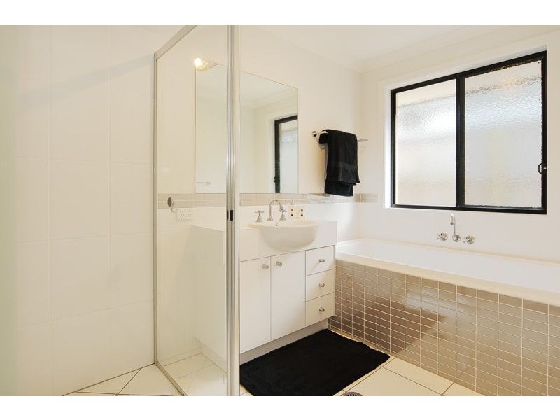 25 Orlando Dr, Holmview QLD 4207