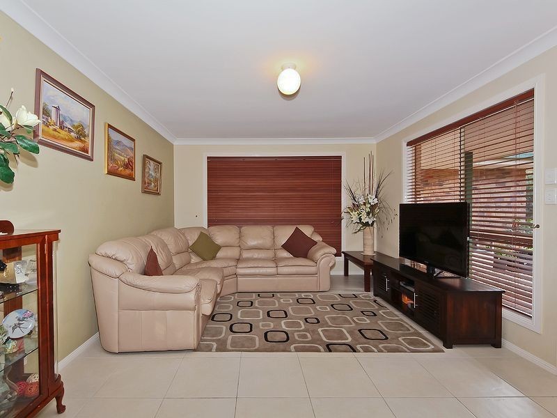 19 Lindau St, Edens Landing QLD 4207