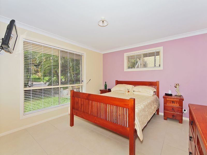 19 Lindau St, Edens Landing QLD 4207