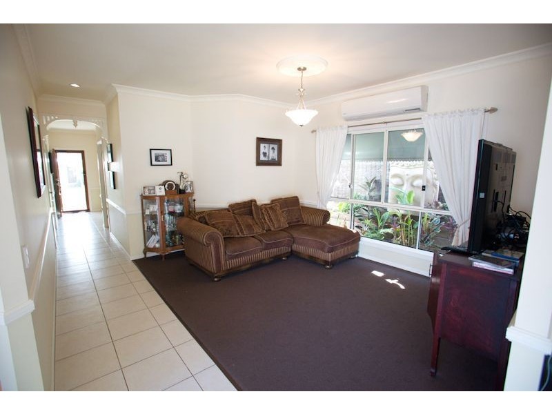 7 Benarkin Cl, Waterford QLD 4133