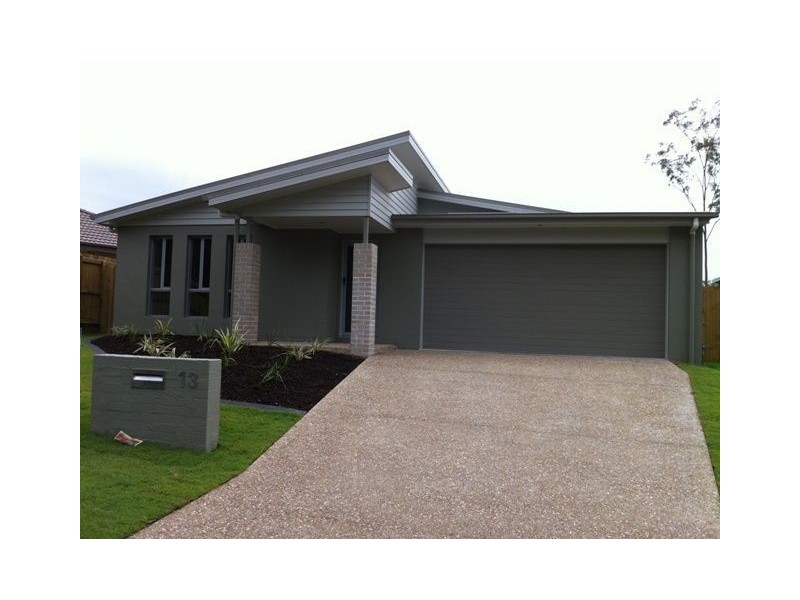 13 Frankland Ave, Waterford QLD 4133