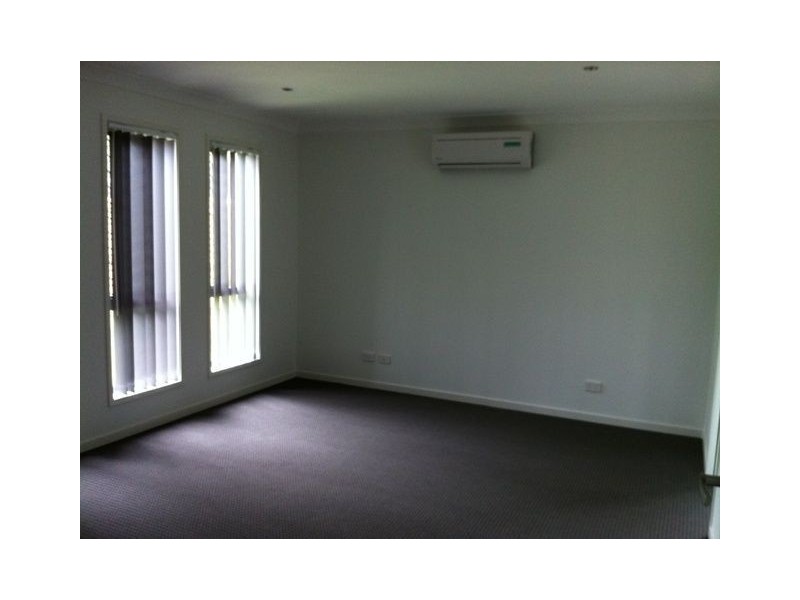 13 Frankland Ave, Waterford QLD 4133
