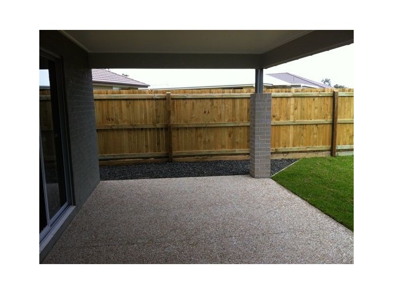13 Frankland Ave, Waterford QLD 4133