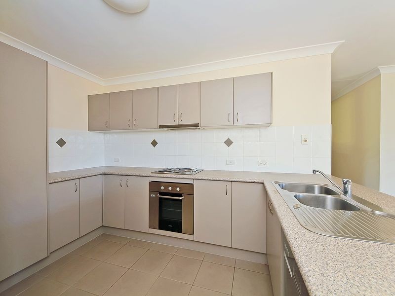 16 Schafer Ct, Edens Landing QLD 4207