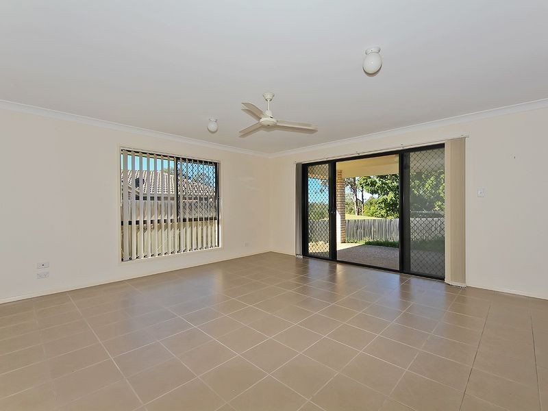 16 Schafer Ct, Edens Landing QLD 4207