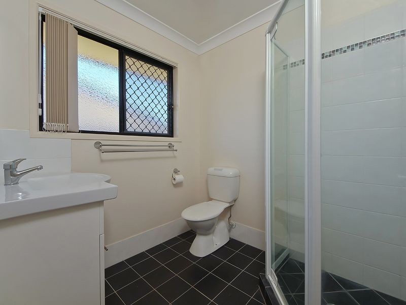 16 Schafer Ct, Edens Landing QLD 4207