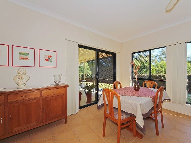 1 Hinterwood Ct, Edens Landing QLD 4207