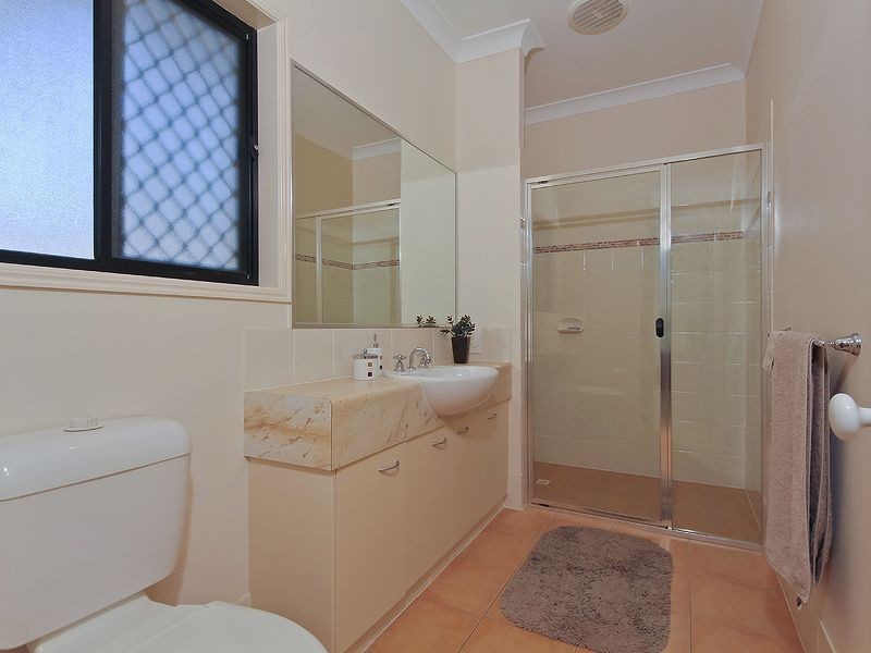 1 Hinterwood Ct, Edens Landing QLD 4207