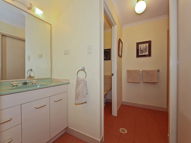 44 Hillside Cr, Edens Landing QLD 4207