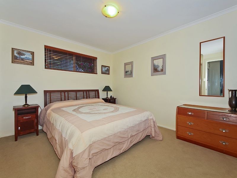 44 Hillside Cr, Edens Landing QLD 4207