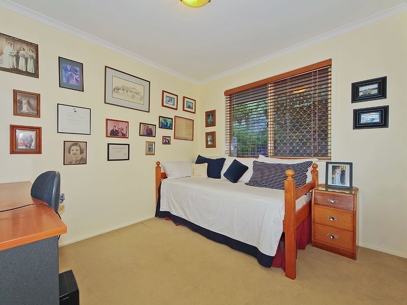 44 Hillside Cr, Edens Landing QLD 4207