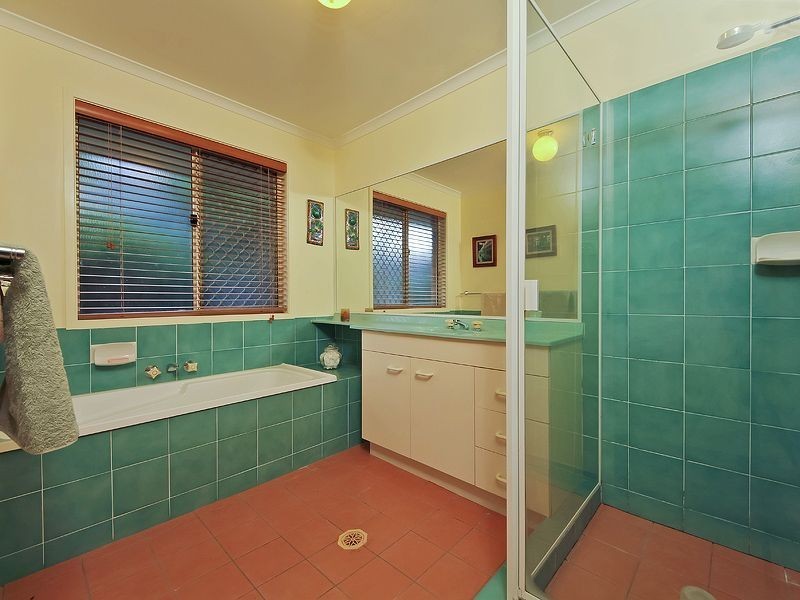 44 Hillside Cr, Edens Landing QLD 4207