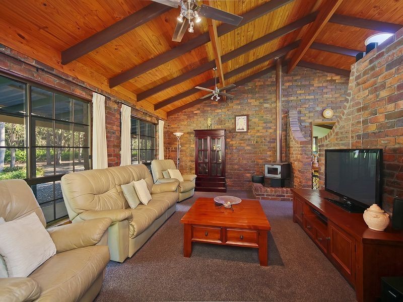 21 Weaber Road, Buccan QLD 4207