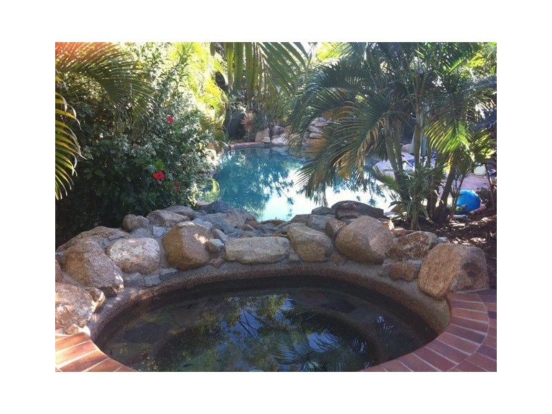 15 Carl Heck Blvd, Windaroo QLD 4207