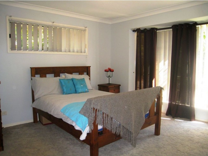 16 Chatfield St, Edens Landing QLD 4207
