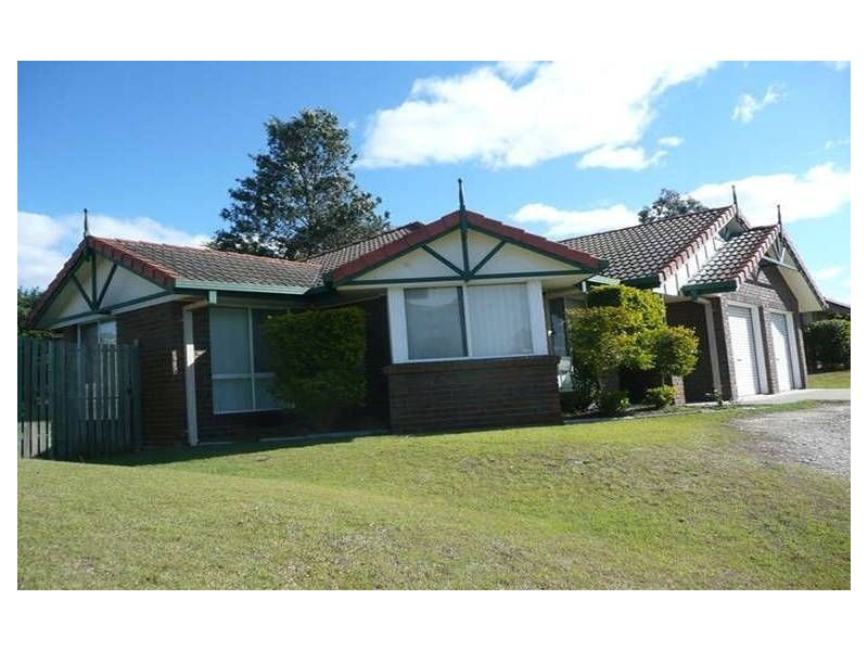 8 Holliday Drive, Edens Landing QLD 4207