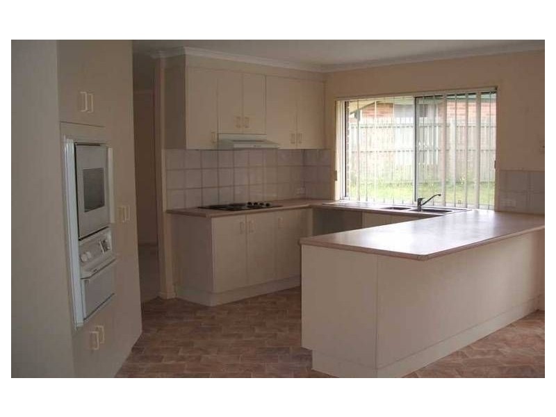 8 Holliday Drive, Edens Landing QLD 4207