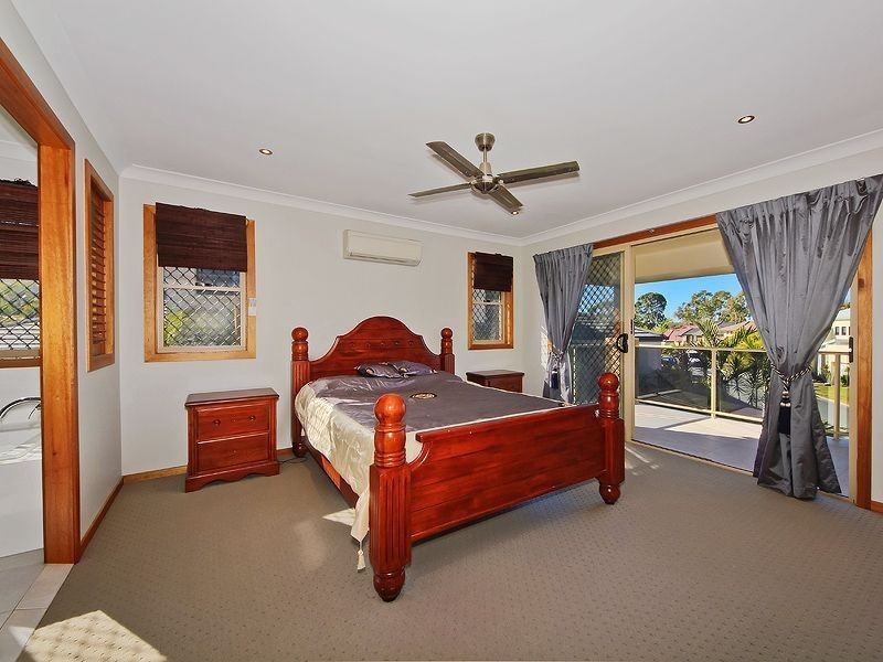 6 Long Island Dr, Windaroo QLD 4207