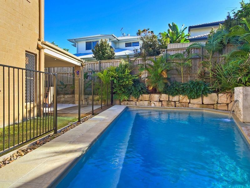 6 Long Island Dr, Windaroo QLD 4207