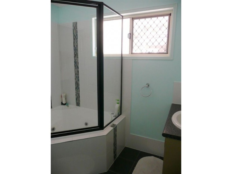 21 Shelley Ave, Mount Warren Park QLD 4207