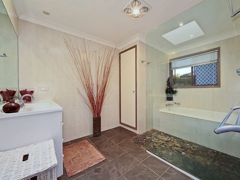 51 Lima Street, Edens Landing QLD 4207