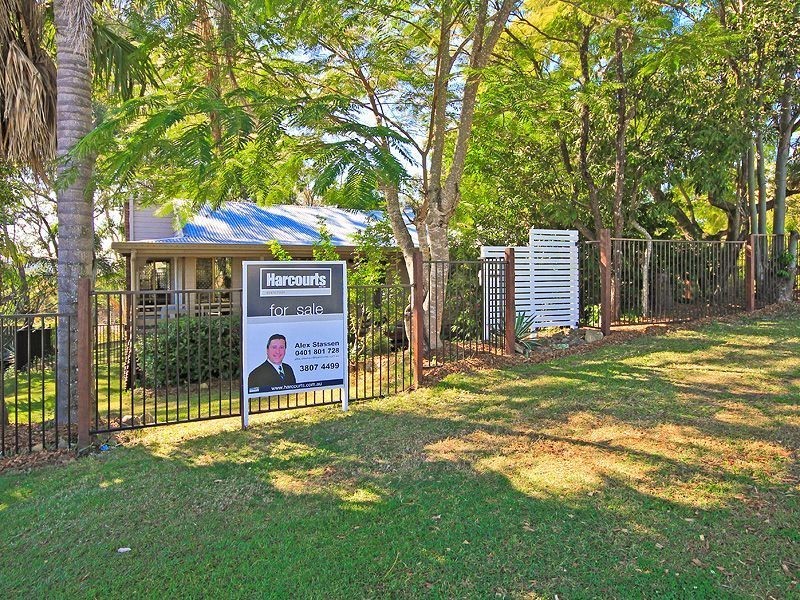 51 Lima Street, Edens Landing QLD 4207